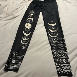 ONZIE phases of the moon leggings 🌚🌕🌖🌗🌘